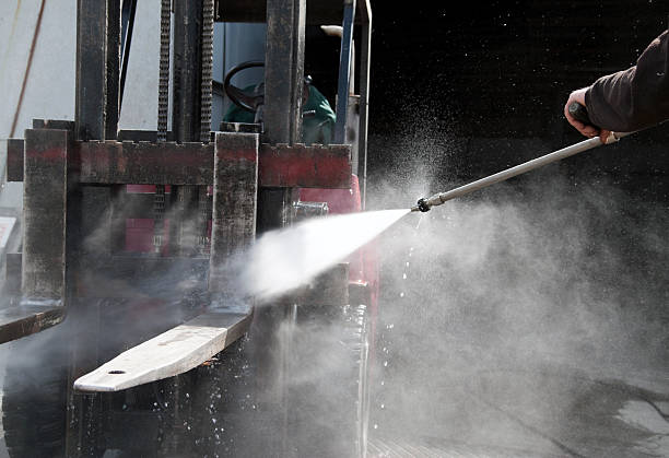 Best Driveway Pressure Washing  in Johnsburg, IL